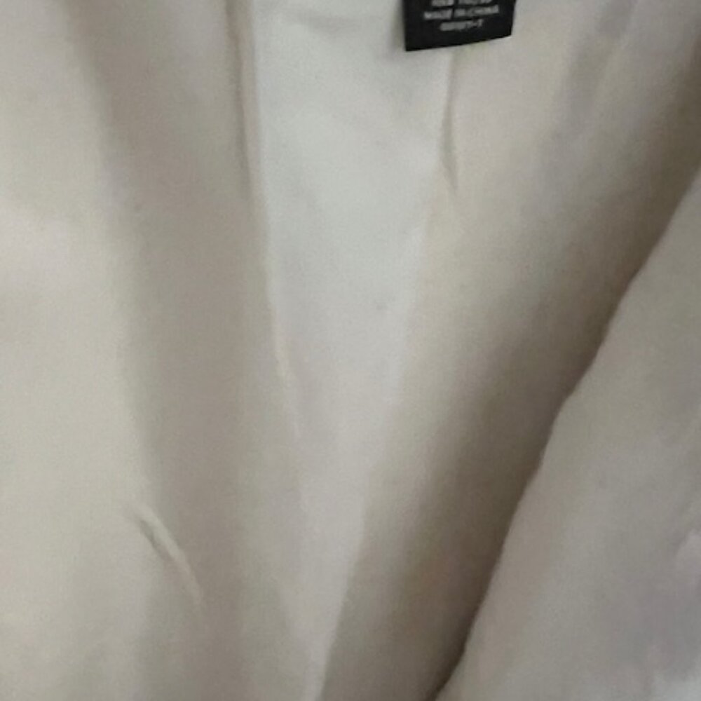 Liz Claiborne Faux Fur - Color: Ivory w/3 Clasps - Size L - Picture 5 of 6